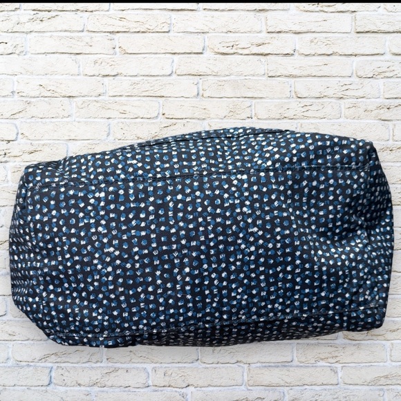 Like New HB7515 Flora Kipling small duffle/crossbody bag - Picture 4 of 11